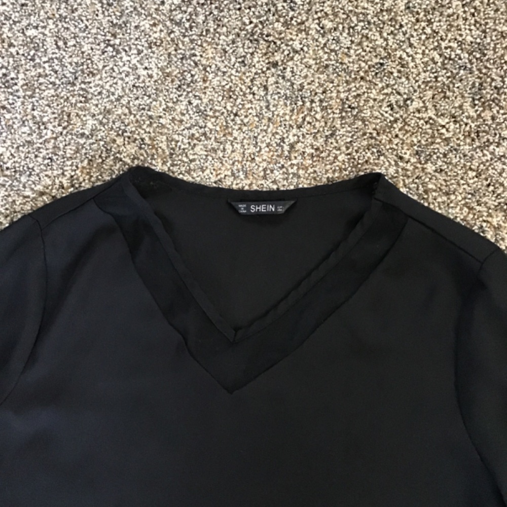 🐾 Women’s Black SHEIN long sleeve blouse